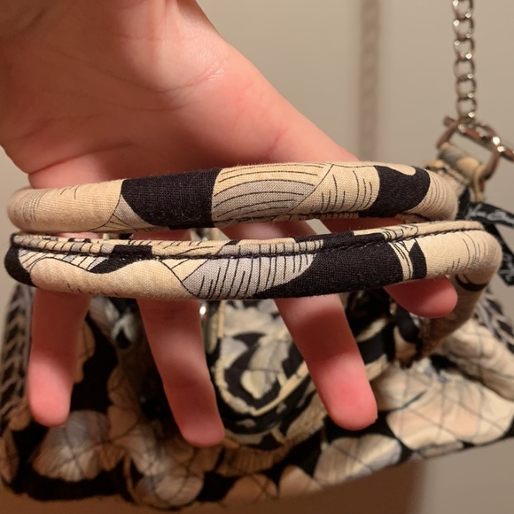 Vera Bradley retired camellia floral pattern shoulder bag - Picture 4 of 8